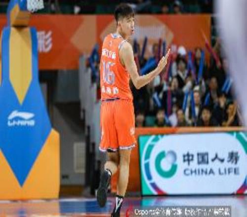 外線沒譜！楊曦皓7投僅2中拿到8分5板三分5中1