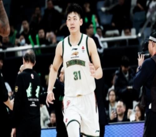 內(nèi)線無敵！張陳治鋒10中8高效拿下17分11板4助1斷2帽