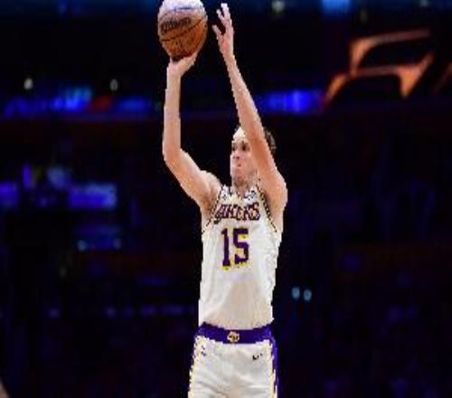 雷迪克：里夫斯今天很多被犯規(guī)沒吹他開局手感不佳但下半場(chǎng)很棒