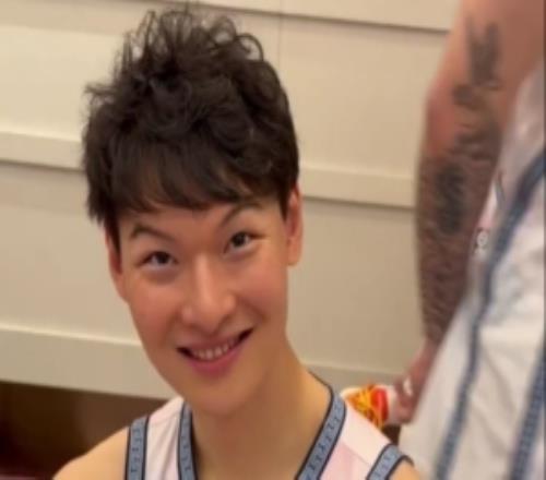 一言為定王哲林打趣：明年參加扣籃大賽我也想當(dāng)當(dāng)扣籃王