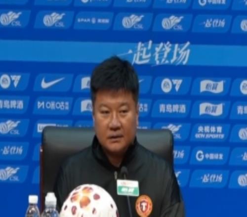 李金羽：開賽時隊(duì)員們略顯緊張來到嶄新平臺我們也需要交點(diǎn)學(xué)費(fèi)