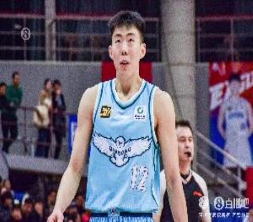 能投能扣得分上雙!段昂君半場6中4拿到10分1搶斷