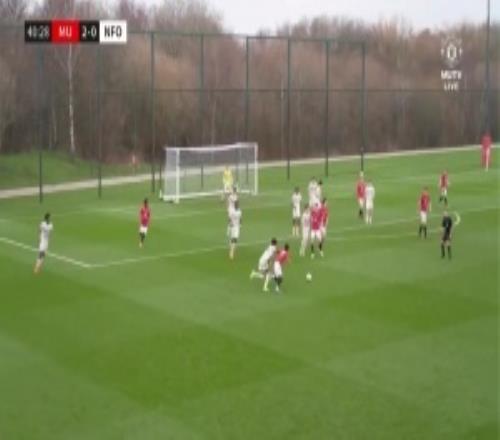 紅魔新天才！15歲加布里埃爾暴力世界波，跳級(jí)踢U18聯(lián)賽22場(chǎng)20球