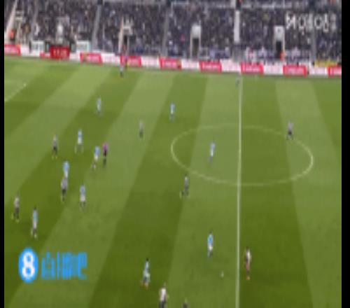 一擊致命！托納利精準直塞助攻，巴恩斯側身打遠角攻破曼城大門