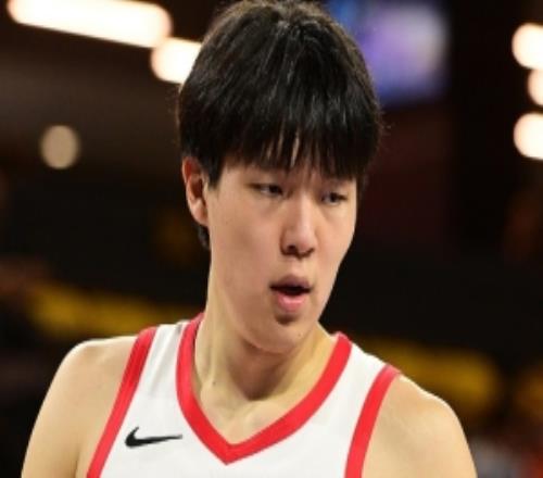 被吐槽只聊楊瀚森解說：沒小楊你都看不到這場球不要本末倒置