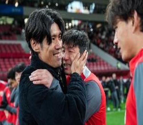 海港賽前舉行呂文君、蔡慧康退役儀式，武磊落淚