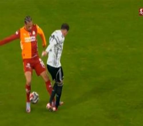 一念神魔！薩內(nèi)單場(chǎng)比賽送制勝助攻+兩次嚴(yán)重犯規(guī)吃1黃1直紅下場(chǎng)