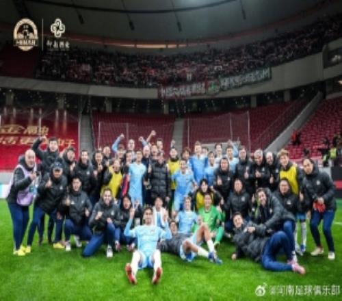 河南俱樂部彩陶坊21上海海港鐘義浩閃擊、邁達納建功