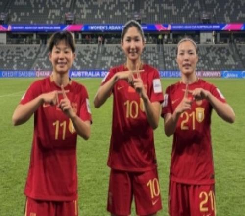 中國女足比十慶祝：第十座玫瑰夢(mèng)想球場(chǎng)，送給陜西宜君的追風(fēng)女孩