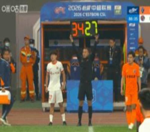 上演職業聯賽首秀！“鄺兆鐳中超首秀”詞條登上微博熱搜第四