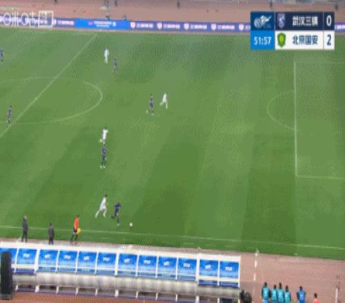 超巨失误！方镜淇停球失误送礼+扑倒王刚张玉宁得球吊射破门爱体育- 爱体育官方网站