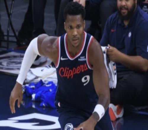 準(zhǔn)頭不夠罰球來(lái)湊！馬瑟林上半場(chǎng)8中3得到11分5板罰球5中5