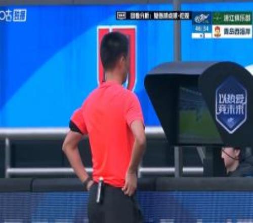 沒有點球!托利奇禁區(qū)倒地,VAR提醒主裁回看,主裁認(rèn)定非點球