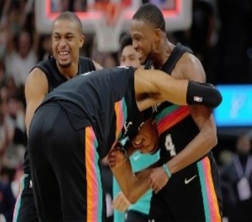 20分算個屁！馬刺25分逆轉排不進前50史上僅9次30+絕地翻盤