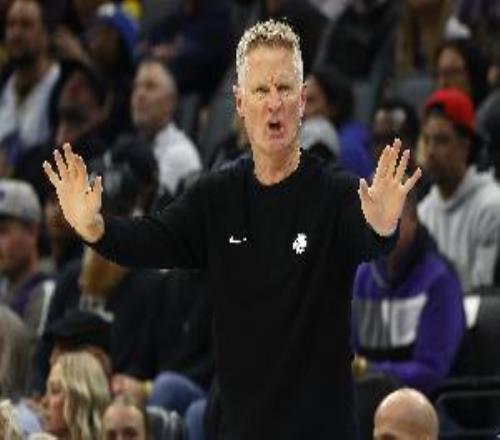 JR：不覺得科爾是出色教練他只會玩滿級號不會培養球員