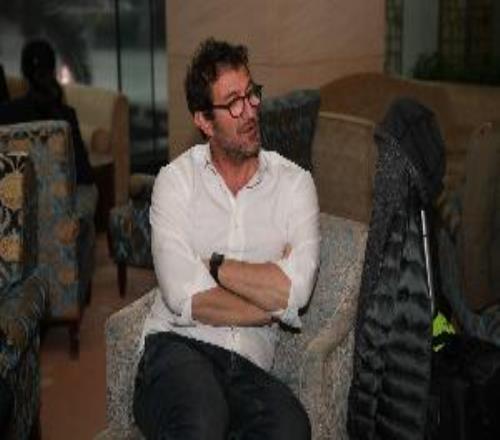 費(fèi)拉拉：尤文全隊(duì)都信任斯帕萊蒂的工作，全隊(duì)擁抱他是信任的體現(xiàn)