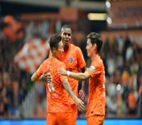 玉昆31海牛開門紅侯永永、克萊伯破門16歲鄺兆鐳中超首秀