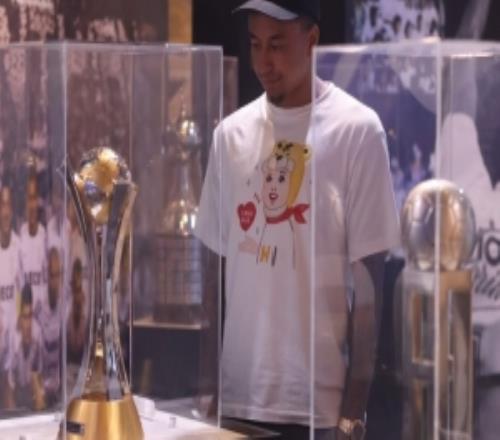 加盟科林蒂安！林加德參觀榮譽室感嘆：獎杯個頭這么大