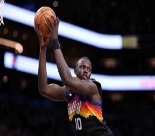 活力十足！10號秀馬盧阿奇20分鐘4中2貢獻4分9板籃板生涯新高