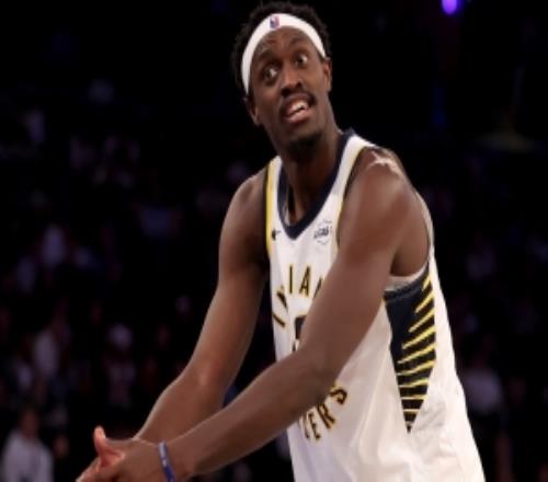 投籃沒手感！西亞卡姆上半場14中5&三分3中0拿到13分5板