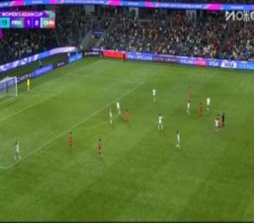 朝鮮女足都懵了！補(bǔ)時(shí)6分鐘，越南女主裁95分19秒吹響全場(chǎng)結(jié)束哨