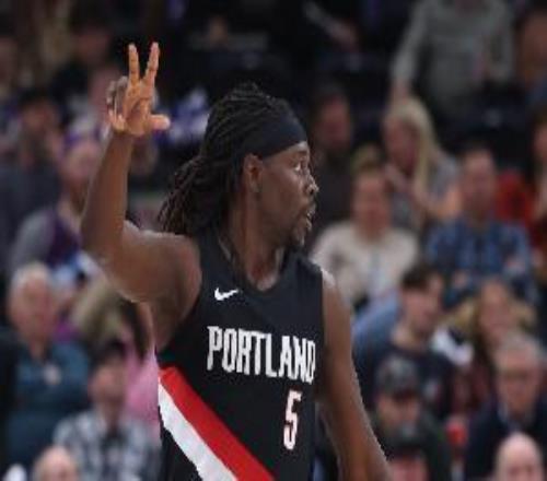 太準了！霍勒迪10中7&5記三分拿下21分3板3助1帽