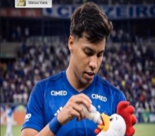 若熱曬給米內(nèi)羅競(jìng)技吉祥物喂奶照片，嘲諷對(duì)手：冷靜點(diǎn)我的孩子