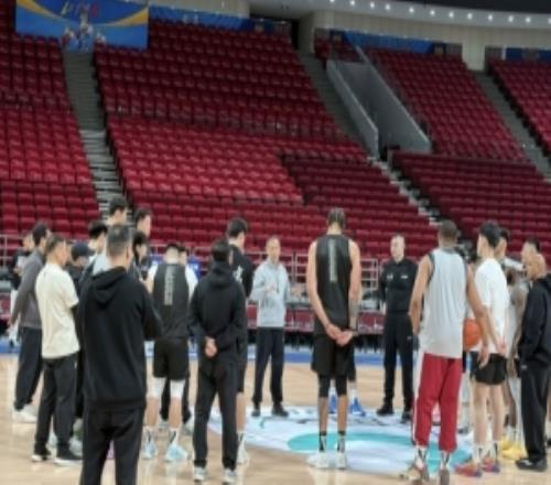 許利民：麥基融入很快他很聰明水平很高我們得讓他的優(yōu)勢(shì)最大化