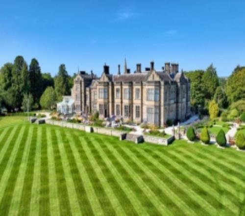 世體：巴薩入住紐卡“霍格沃茨”式酒店，宛如哈利波特魔法世界