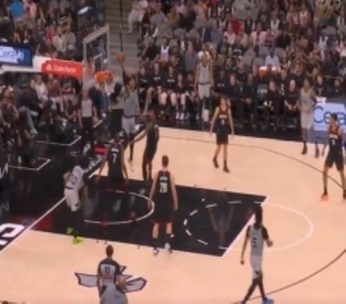 單打阿門單手上籃文班亞馬：有時候我只是隨性發(fā)揮一下而已