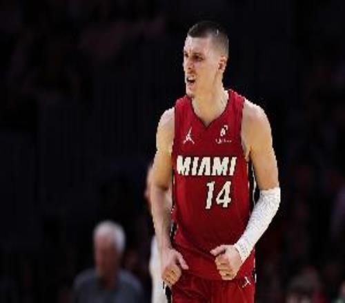 第三節(jié)仨三分打卡了！希羅16中8&三分8中4砍下25分6板3助