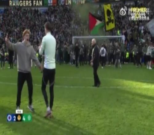 火爆德比！凱爾特人vs流浪者賽后數(shù)百名球迷沖場(chǎng)，互相投擲雜物