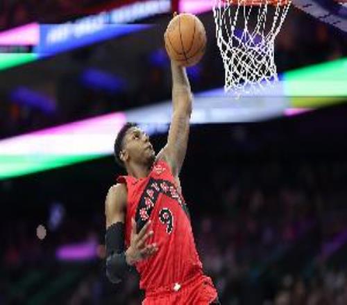 進攻欲望很足！巴雷特半場10中7高效砍下16分3板2助