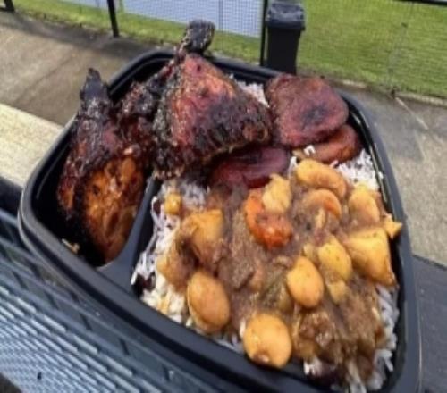 僅售6鎊！英格蘭低級(jí)別球隊(duì)的球場(chǎng)餐食引熱議，球迷：我直接打包