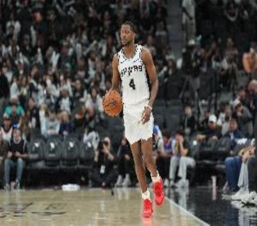 游刃有余！福克斯半場7中6高效砍下13分3板4助