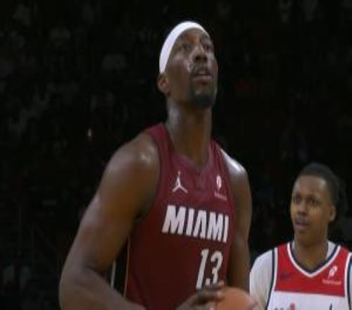 阿德巴約三節(jié)罰了21球57分創(chuàng)本賽季最高分！