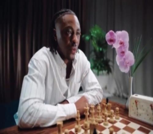 太陽(yáng)報(bào)：埃澤為NewBalance拍攝廣告，與國(guó)際象棋冠軍切磋