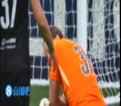 15分鐘兩送大禮！熱刺二門金斯基17分鐘被緊急換下，維卡里奧登場