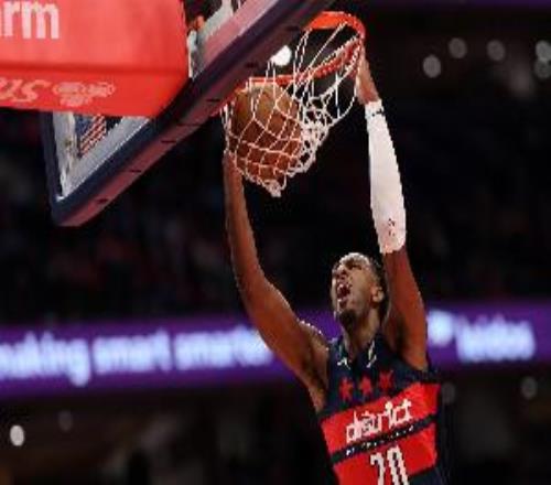 奈何對面已經(jīng)瘋了！薩爾半場14中10高效砍23分6板單節(jié)得分均上雙