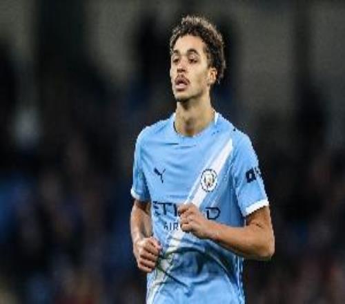 一鳴驚人！20歲曼城中衛(wèi)阿萊恩身價(jià)暴漲900%，從80萬(wàn)歐漲至800萬(wàn)