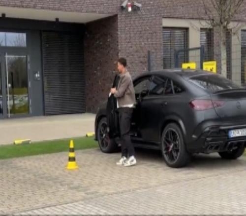 德天空恩梅查已抵達俱樂部簽新合同他將成多特收入最高球員之一