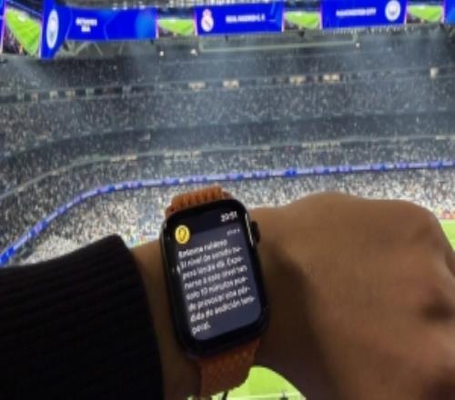 氣氛熱烈！伯納烏球場聲浪太高，記者智能手表報警