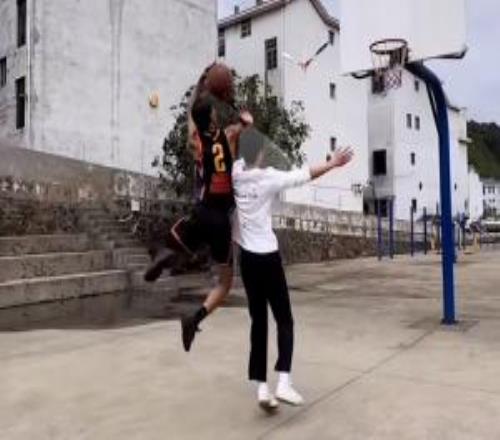 哥們也太像了！中國網友模仿亞歷山大打球表弟沃克&隊友切特點贊