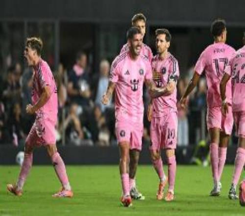 記者：德保羅疑似在更衣室遺落物品，攝影師幫忙取了回來(lái)