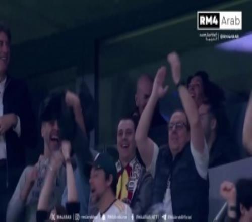 齊祖鎮(zhèn)場(chǎng)子來(lái)了！巴爾韋德戴帽，看臺(tái)上的齊達(dá)內(nèi)笑得合不攏嘴