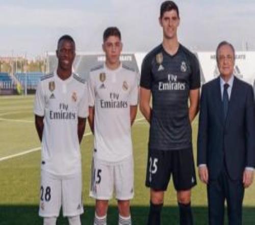 花費不到1億歐！皇馬18年的夏窗三巨頭：維尼修斯+巴爾韋德+褲襪