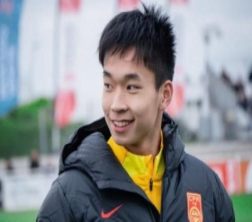 博主：黃子杰在歐羅巴U19B隊注冊，將戰加泰羅尼亞U19優選聯賽