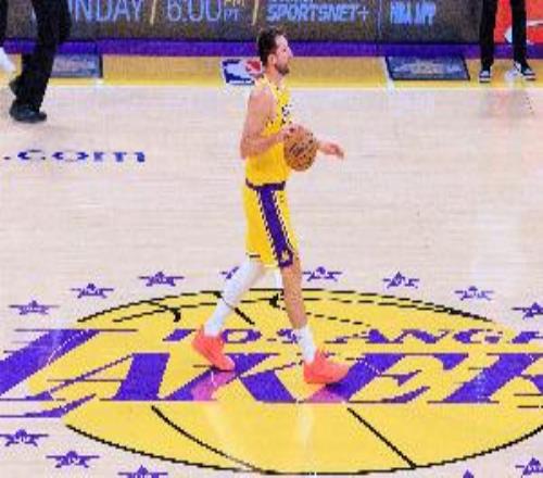 以70+%真實命中率砍50+場次：登庫喬前三東契奇8場第8