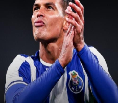 首發(fā)出戰(zhàn)！41歲蒂亞戈席爾瓦成歐聯(lián)杯歷史首秀最年長非門將球員