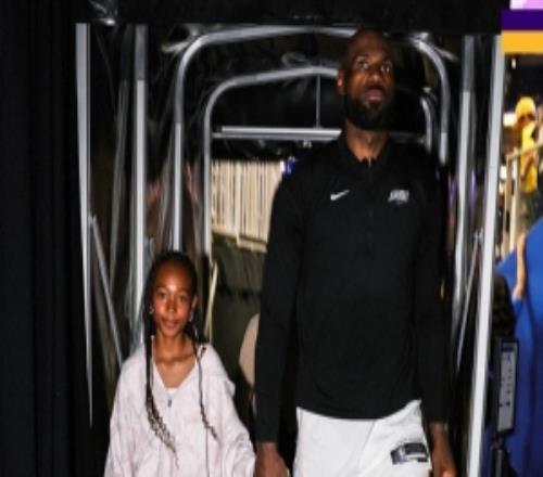 詹姆斯：我和妻子能得到的最大贊譽(yù)是人們夸我們的孩子行為端正